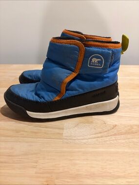 Sorel Kids Blue and Orange Winter Snow Boots with Black Sole Size 13